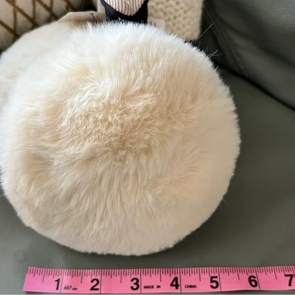 NWT Beautiful ADRIENNE LANDAU Soft FLUFFY Warm COZY Creamy EAR MUFFS - Picture 10 of 13